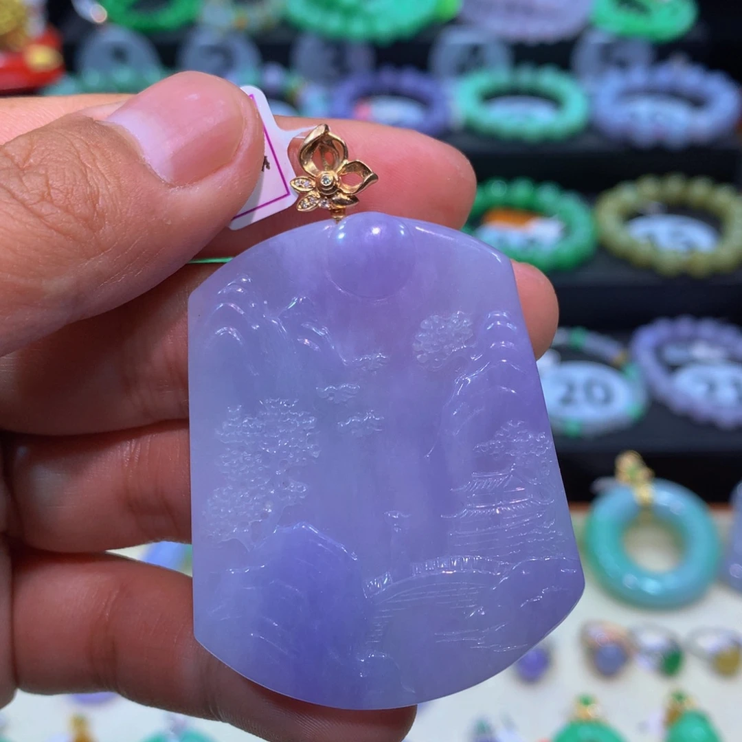 翡翠18K金镶嵌颈饰