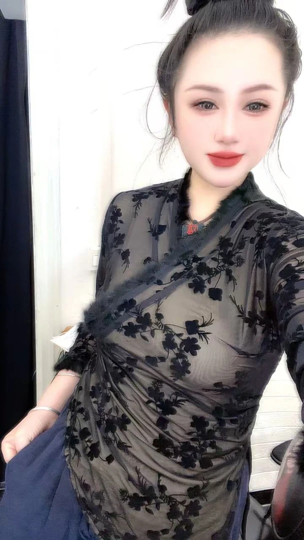 微胖加绒蕾丝打底衫
