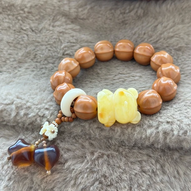 吉月蜜蜡胖嘟嘟小熊猴头星星爱心手串