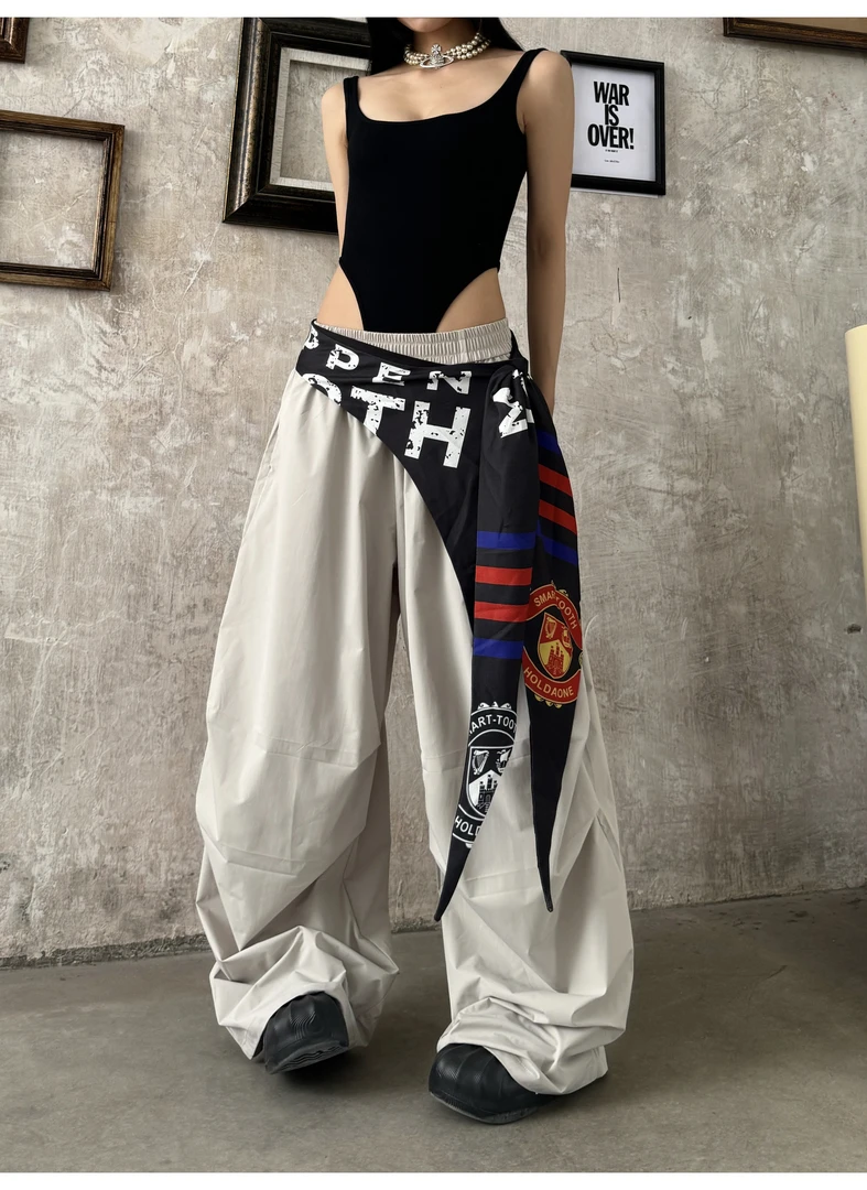 新款美式街头设计感带屁帘伞兵裤女宽松百搭褶皱休闲阔腿工装裤女