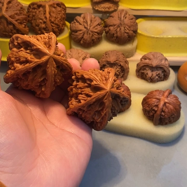 忍***步吊坠文玩核桃mkjmmmn