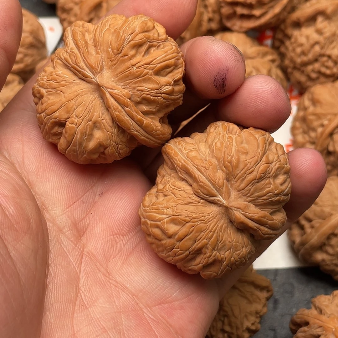 文玩核桃吊坠听***人元宝