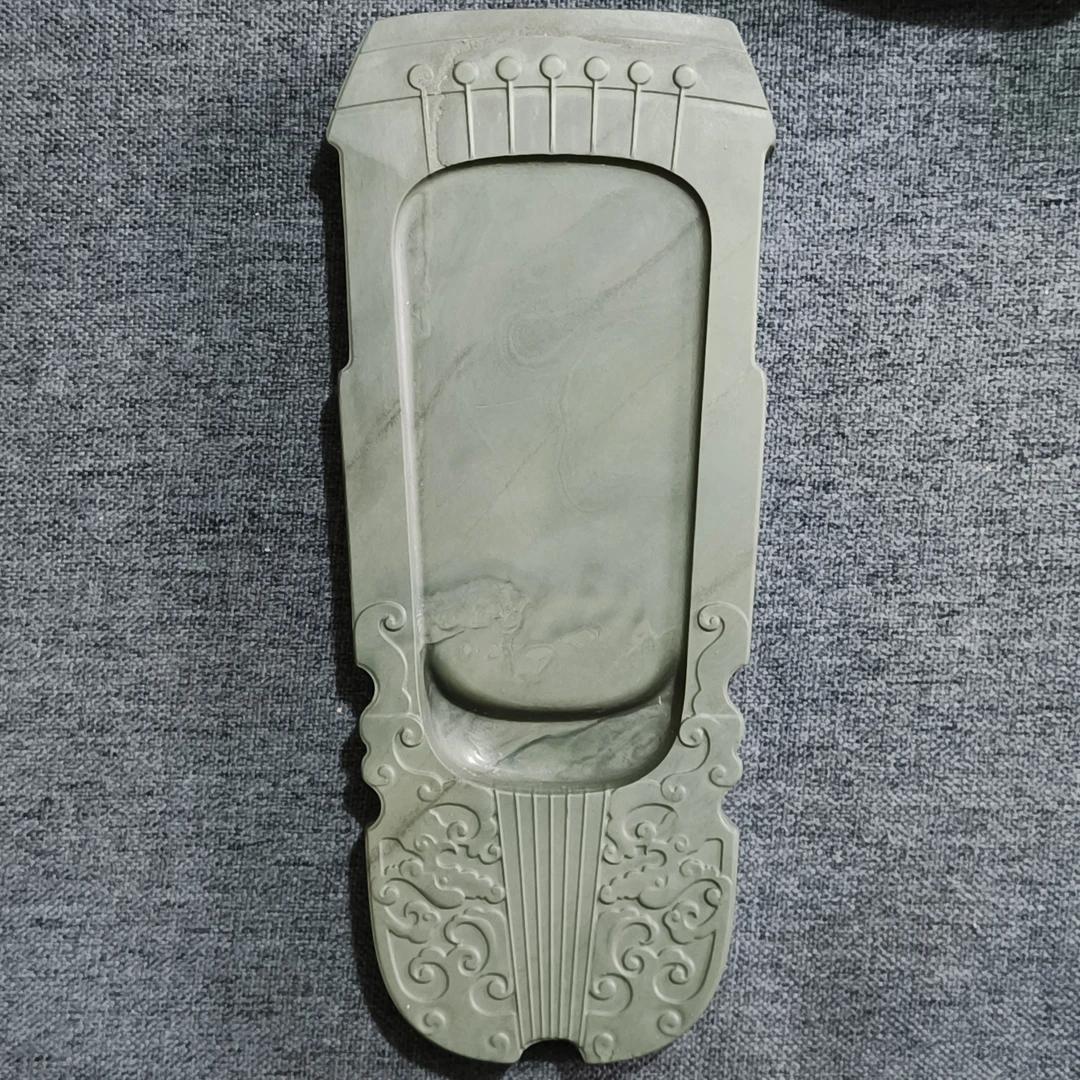 甘肃洮砚，西江双色琴砚，尺寸21.5*9.1*1.3厘米