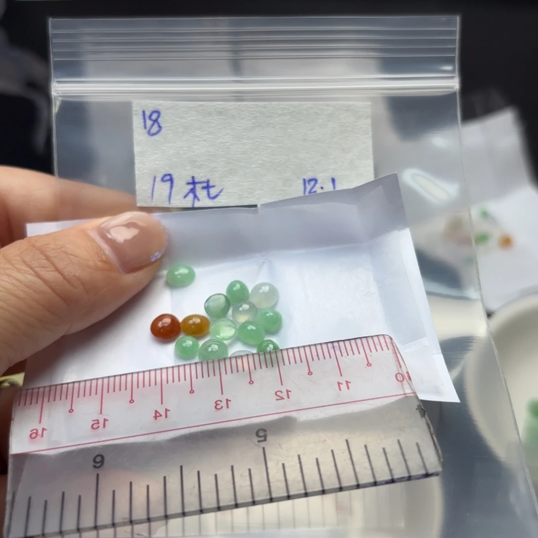 杜***果定制翡翠未镶嵌不退