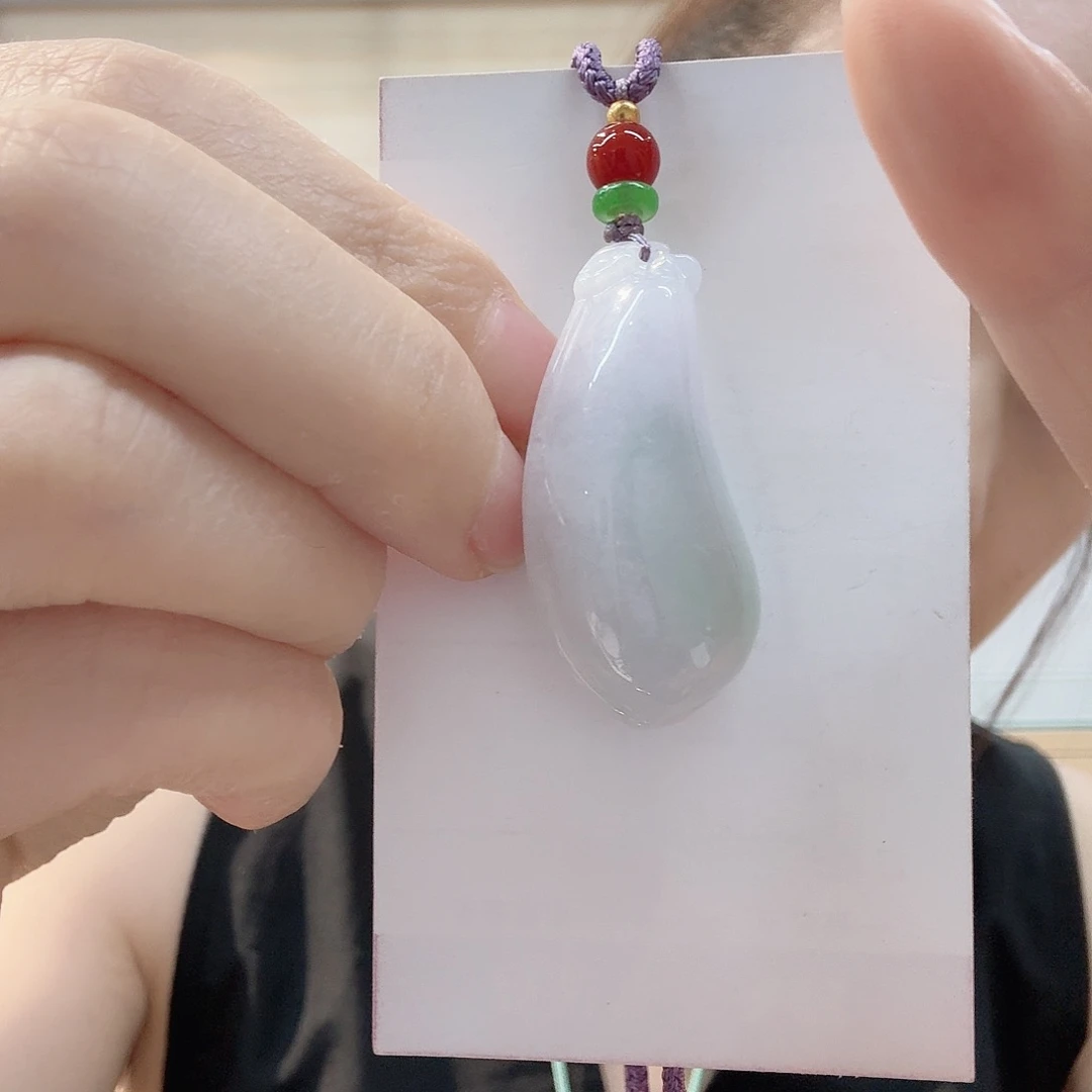 翡翠未镶嵌颈饰福瓜