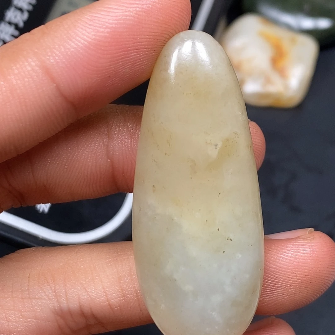 和田玉（糖玉）未镶嵌挂件