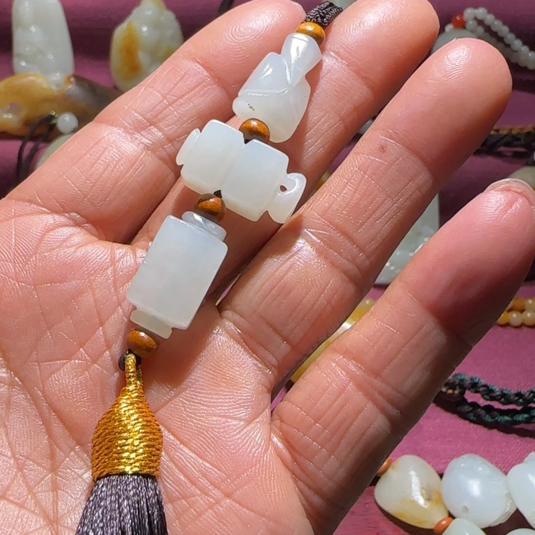 和田玉颈饰未镶嵌