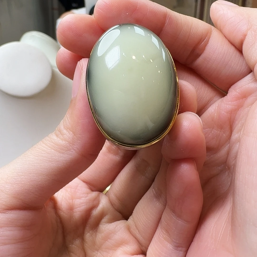 琥珀未镶嵌颈饰戒指
