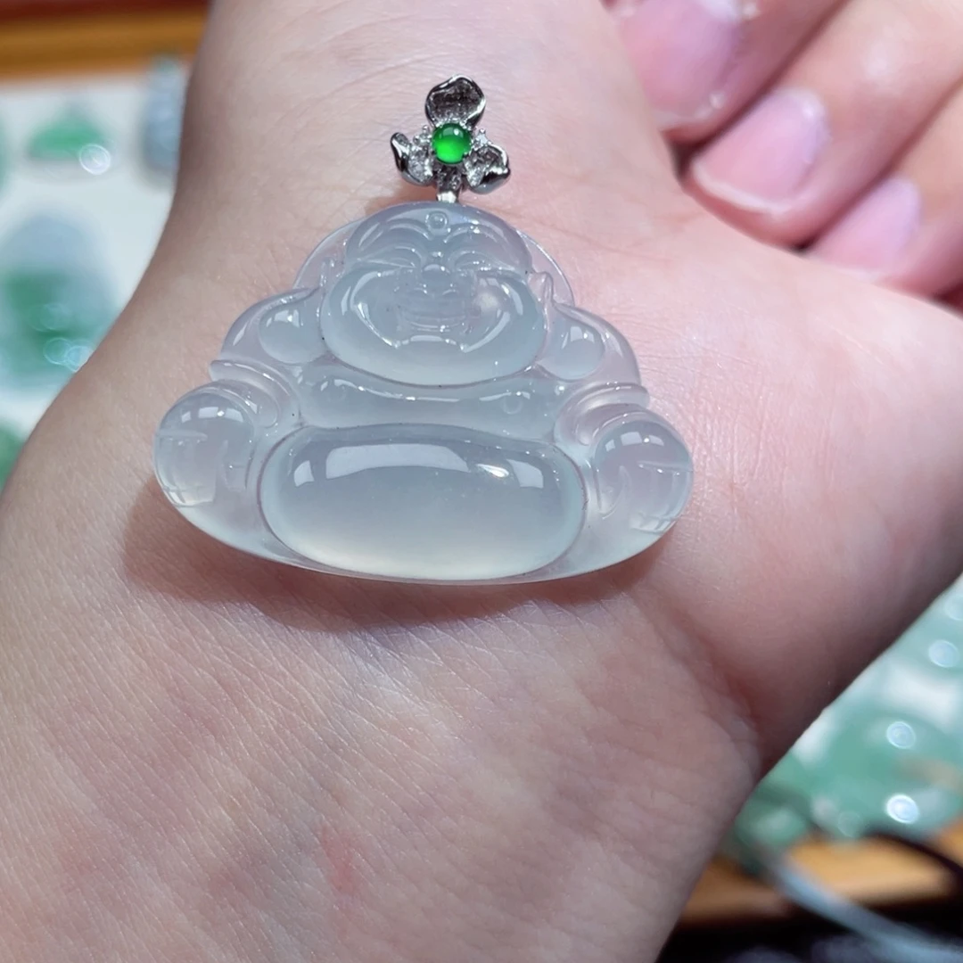 翡翠18K金镶嵌颈饰佛公