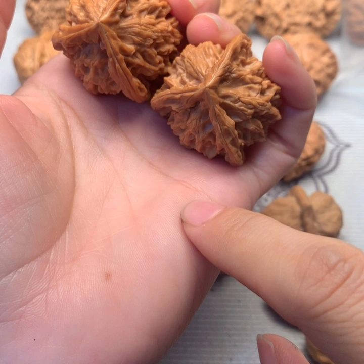 秋***禾把件文玩核桃盘山三棱