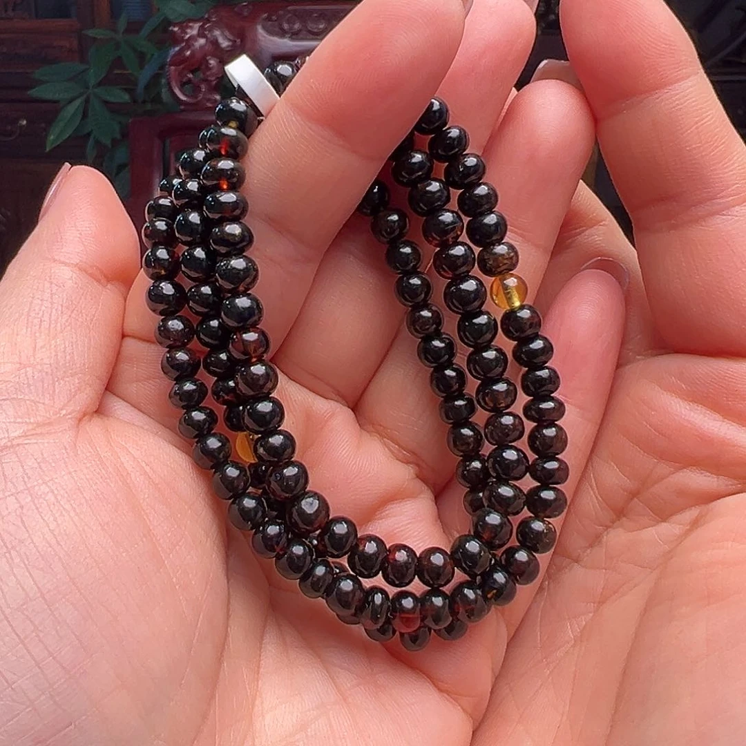 琥珀裸石未镶嵌抚顺琥珀20382。多样性发其一