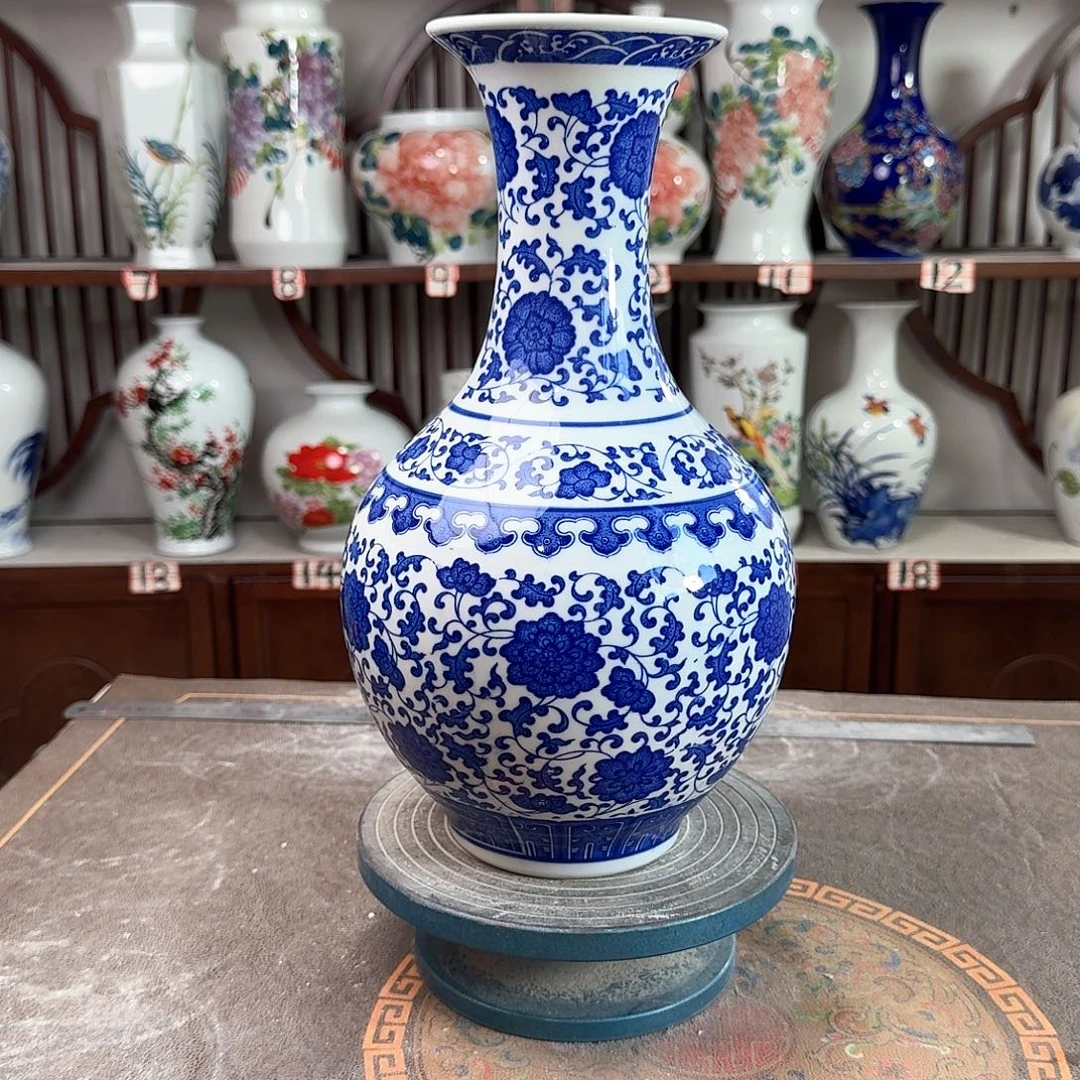 陶摆件景德镇陶瓷缠枝