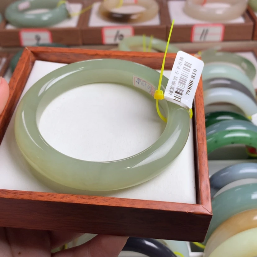 【闪购商品】和田玉手镯未镶嵌