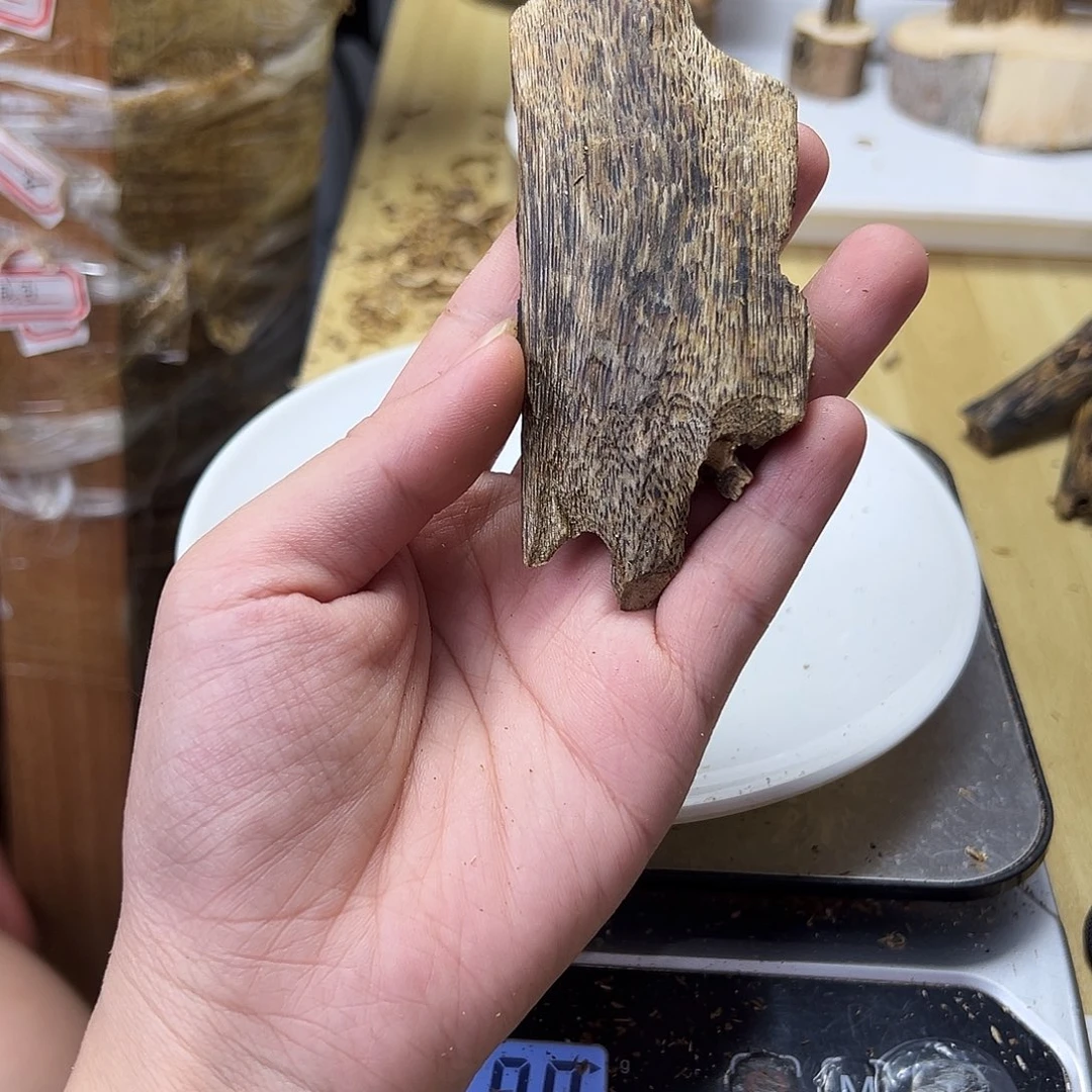 木绿奇楠虫漏9克原材料
