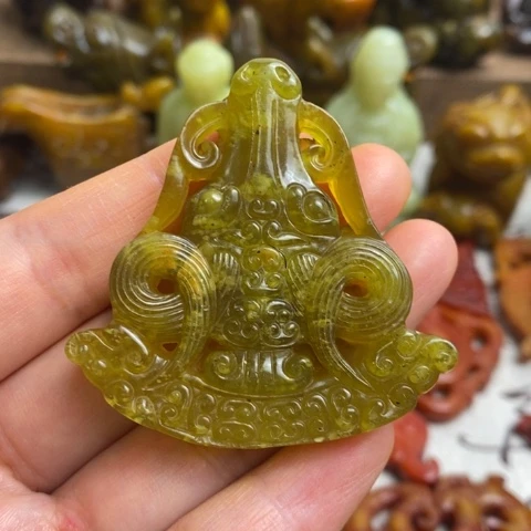 蛇纹石玉未镶嵌颈饰106
