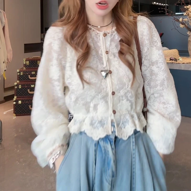 时尚蕾丝衬衫女2025春季新款设计感休闲百搭长袖上衣LK2502546