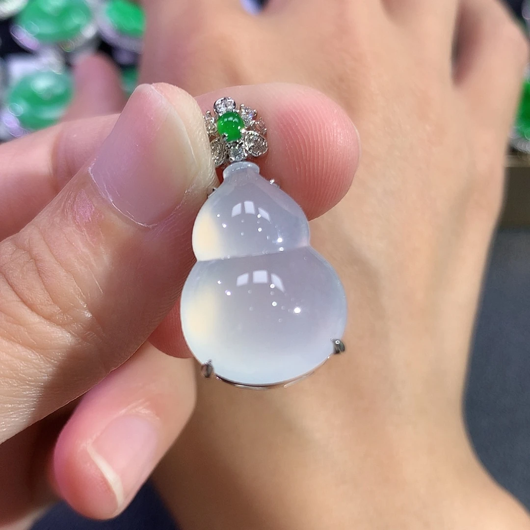 释***～翡翠18K金镶嵌吊坠(赠链)