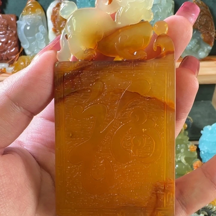 倾***流岫玉未镶嵌颈饰貔恘