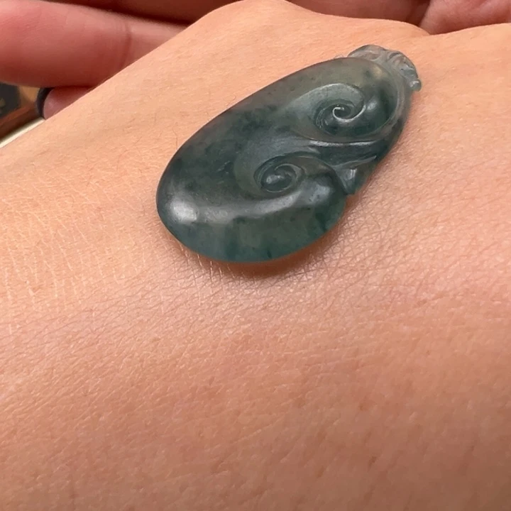 定制翡翠未镶嵌如意