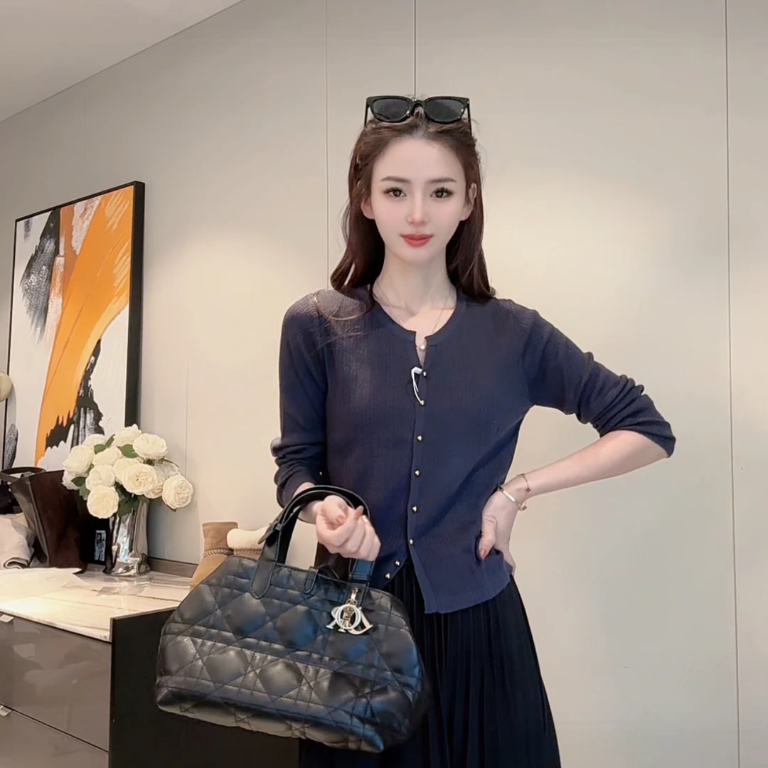 岑岑女装自制【剪口薄款针织上衣】