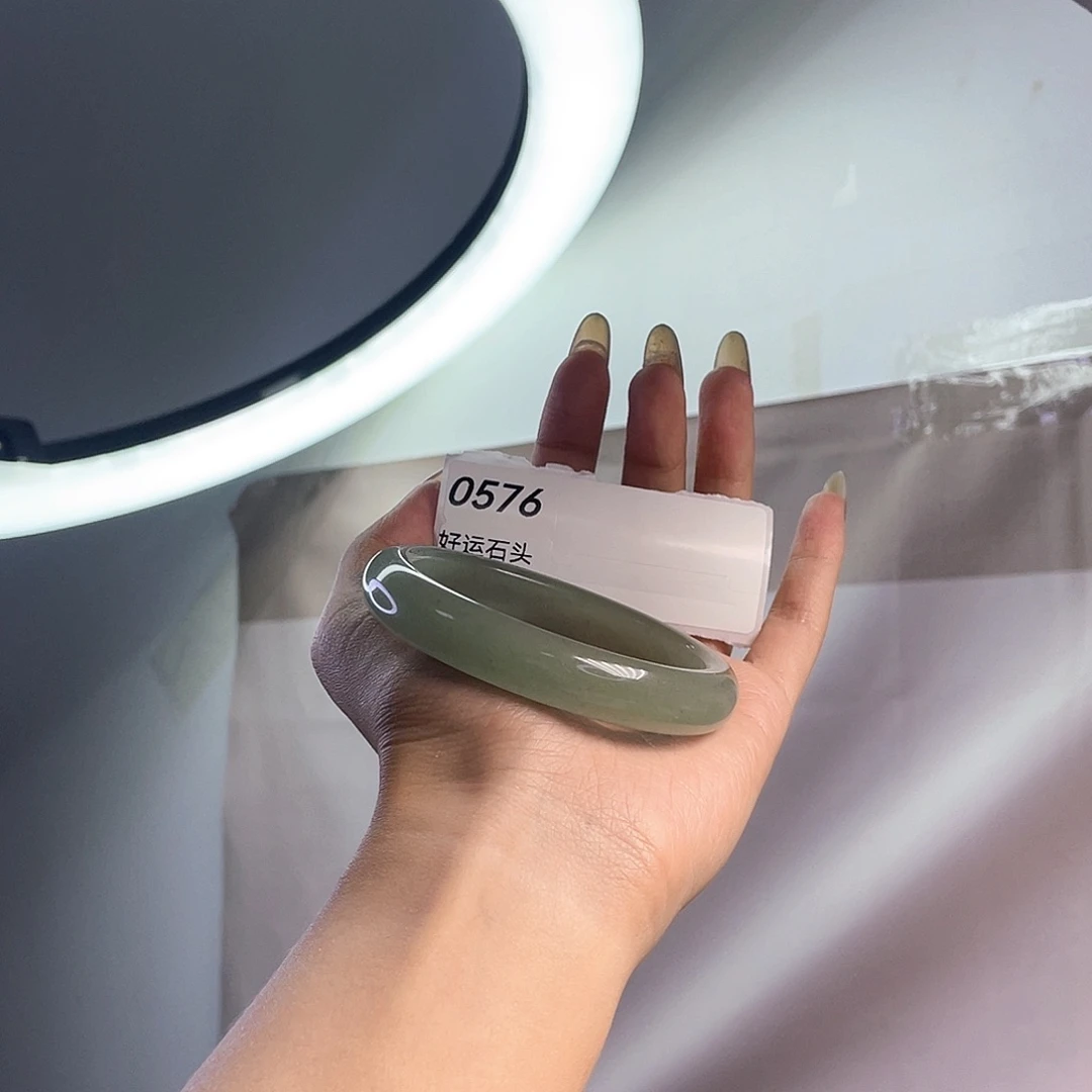 石英质玉未镶嵌手镯0576