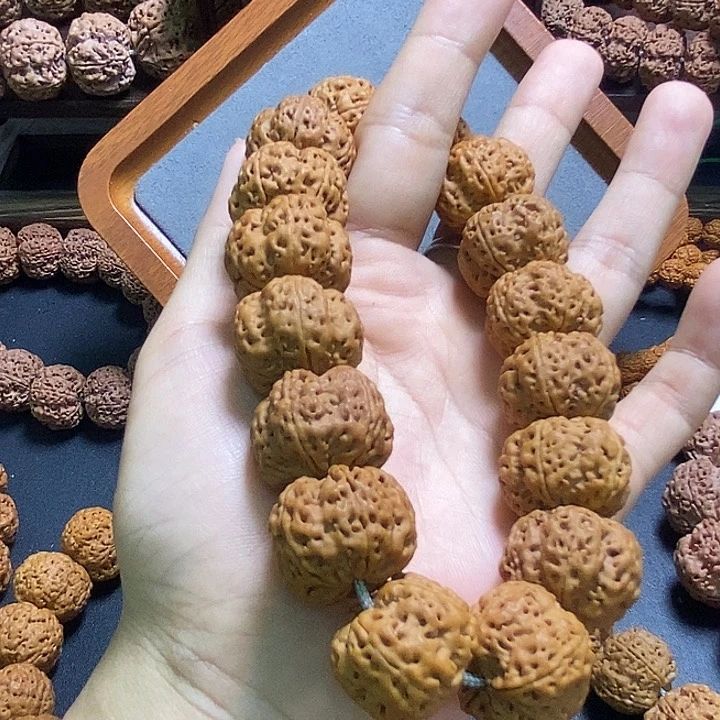 金刚菩提吊坠蜂王