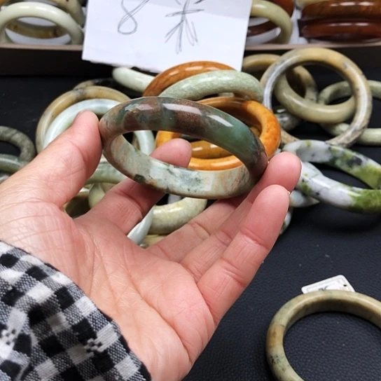 蛇纹石玉手镯未镶嵌鑫**荣