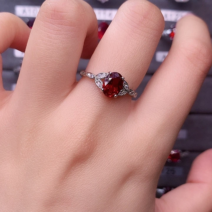 银S925镶嵌红宝石戒指