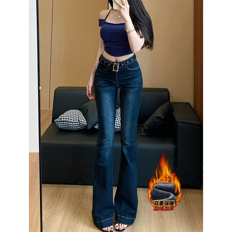 低腰紧身腰带微喇牛仔裤女2025年冬季加绒新款显瘦百搭喇叭长裤