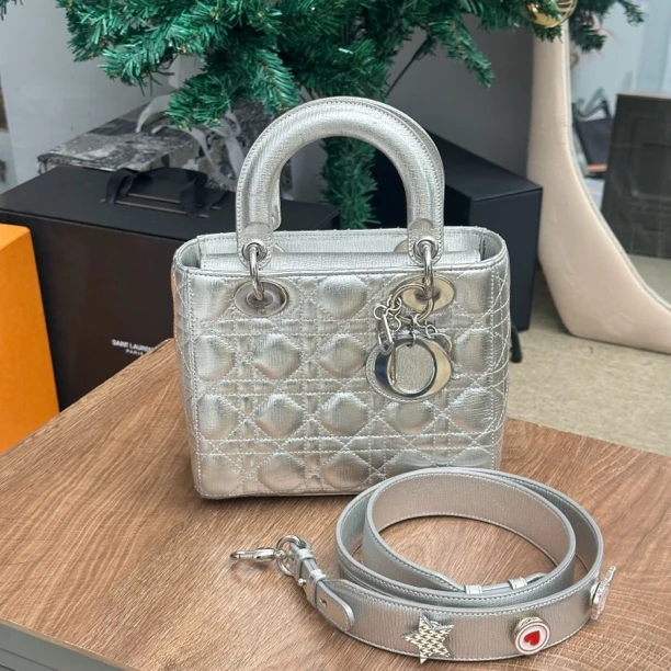 99新 DIOR/迪奥 四格银色戴妃包斜挎包【嘻哈专属】