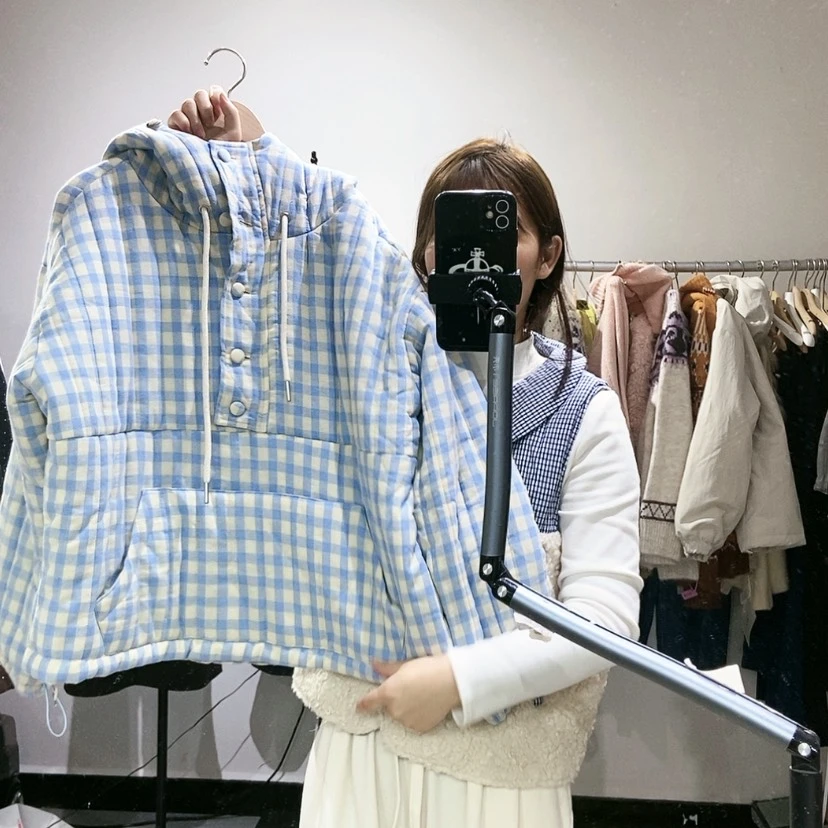 【闪购商品】蓝色棉服