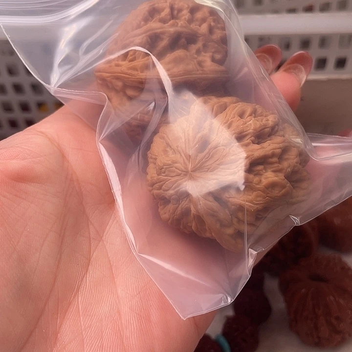 强***怂文玩核桃吊坠粗筋