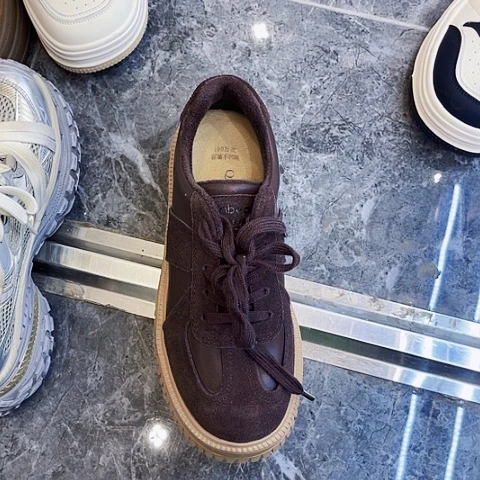 休闲运动的休闲鞋