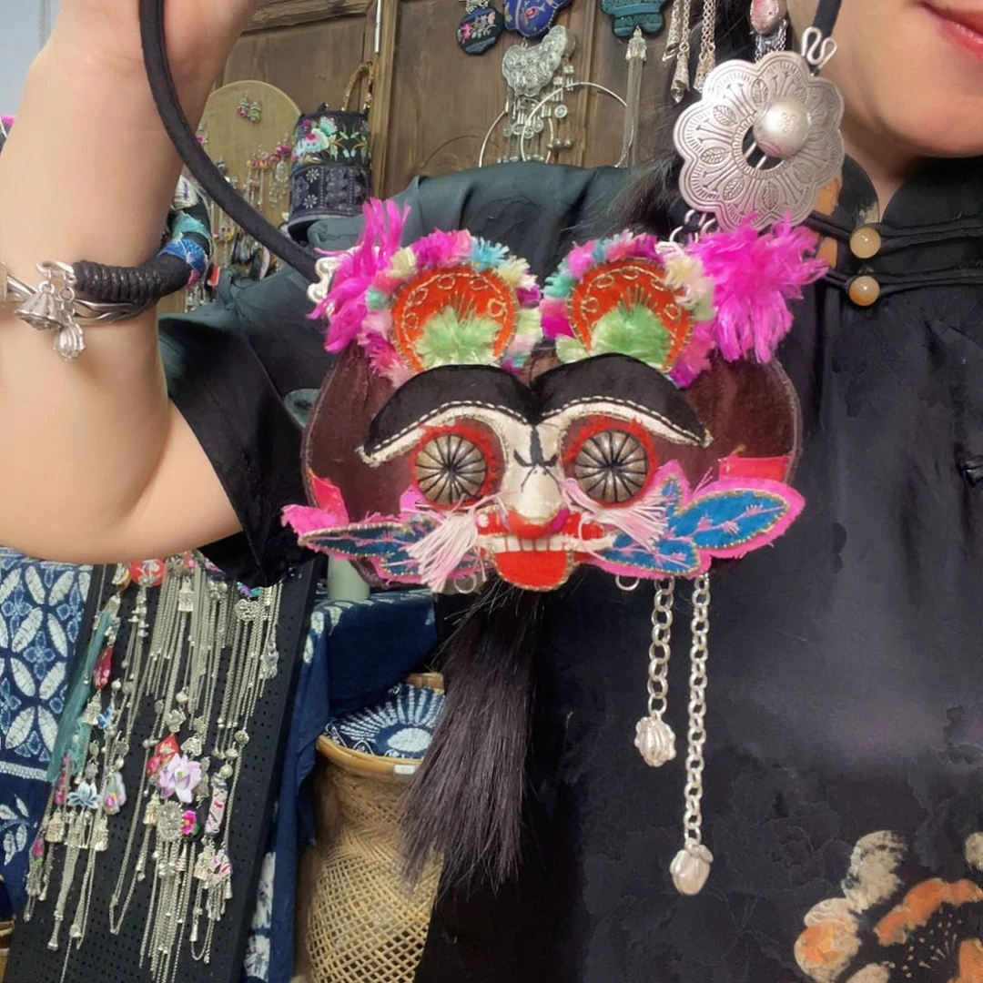 项链是什么颜色呢