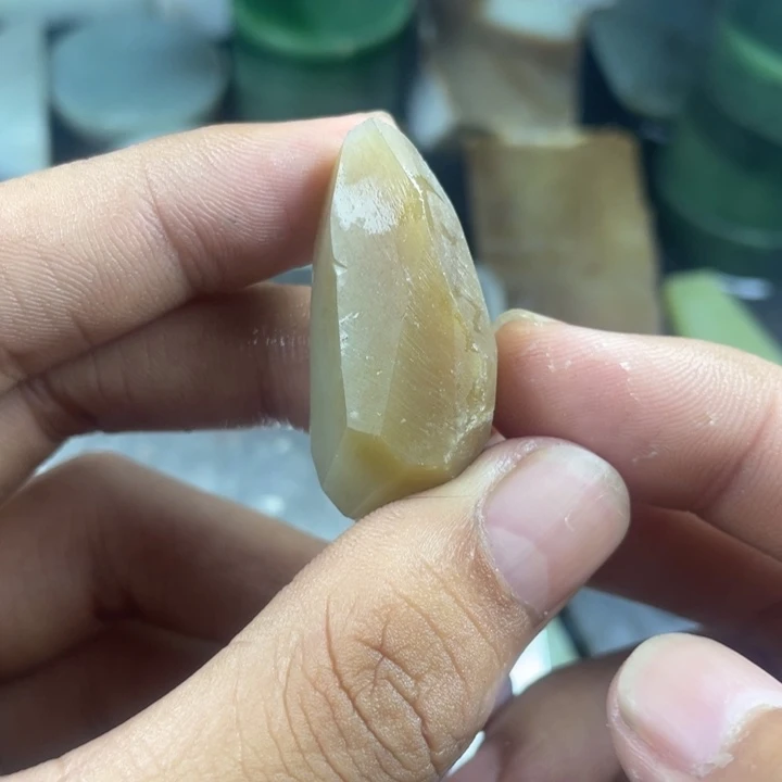 晓***己和田玉（糖玉）未镶嵌颈饰