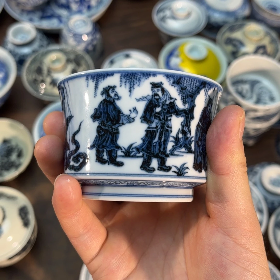 李***。杯子景德镇三顾青花马蹄杯