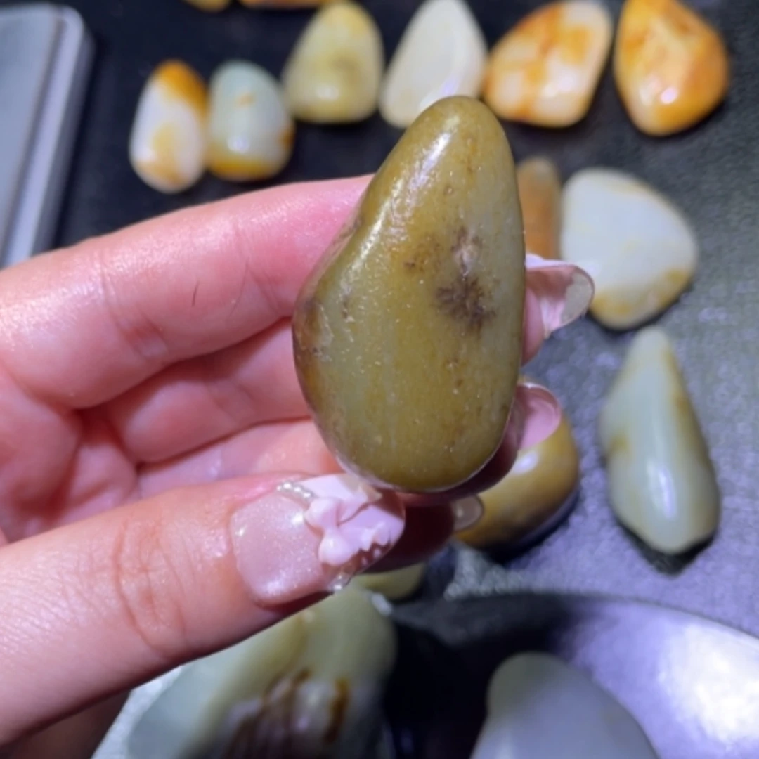 【闪购商品】颈饰未镶嵌和田玉