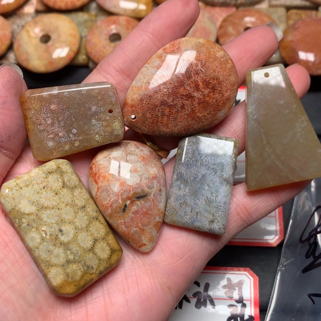 【闪购商品】硅化玉颈饰未镶嵌۶****