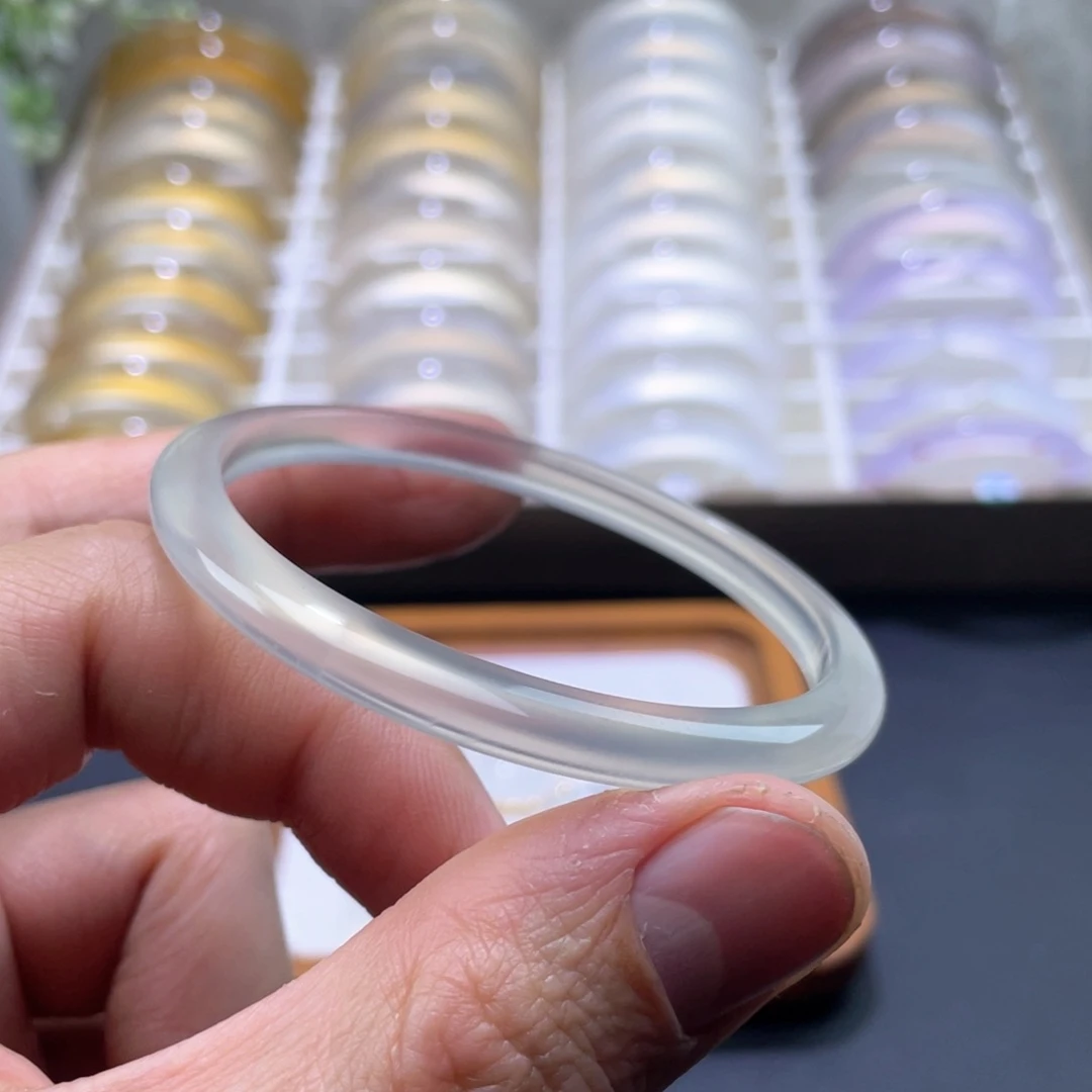 玛瑙/玉髓手镯未镶嵌h****u59.8*6.2*5.8