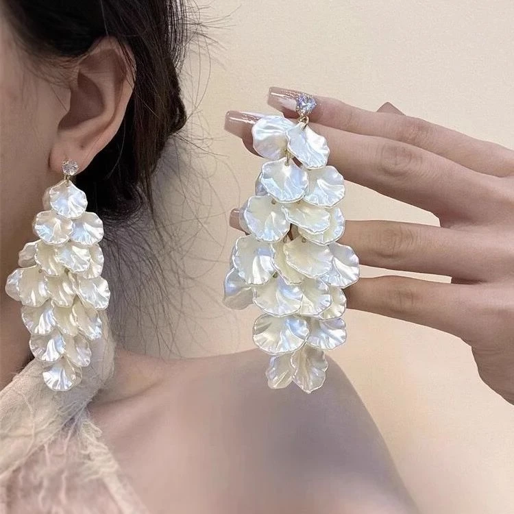 超仙法式花瓣耳钉夏天高级轻奢耳环2025新款温柔长款夸张流苏耳饰