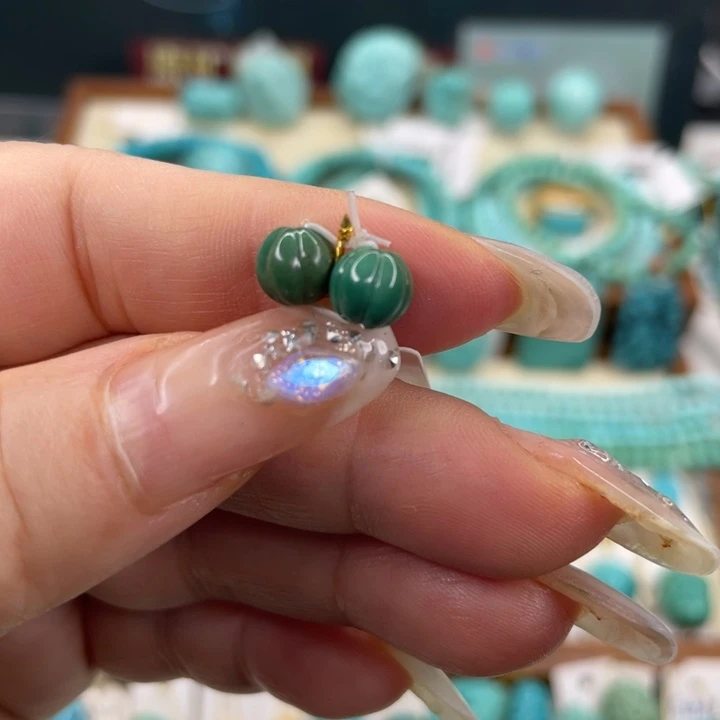 绿松石未镶嵌挂件