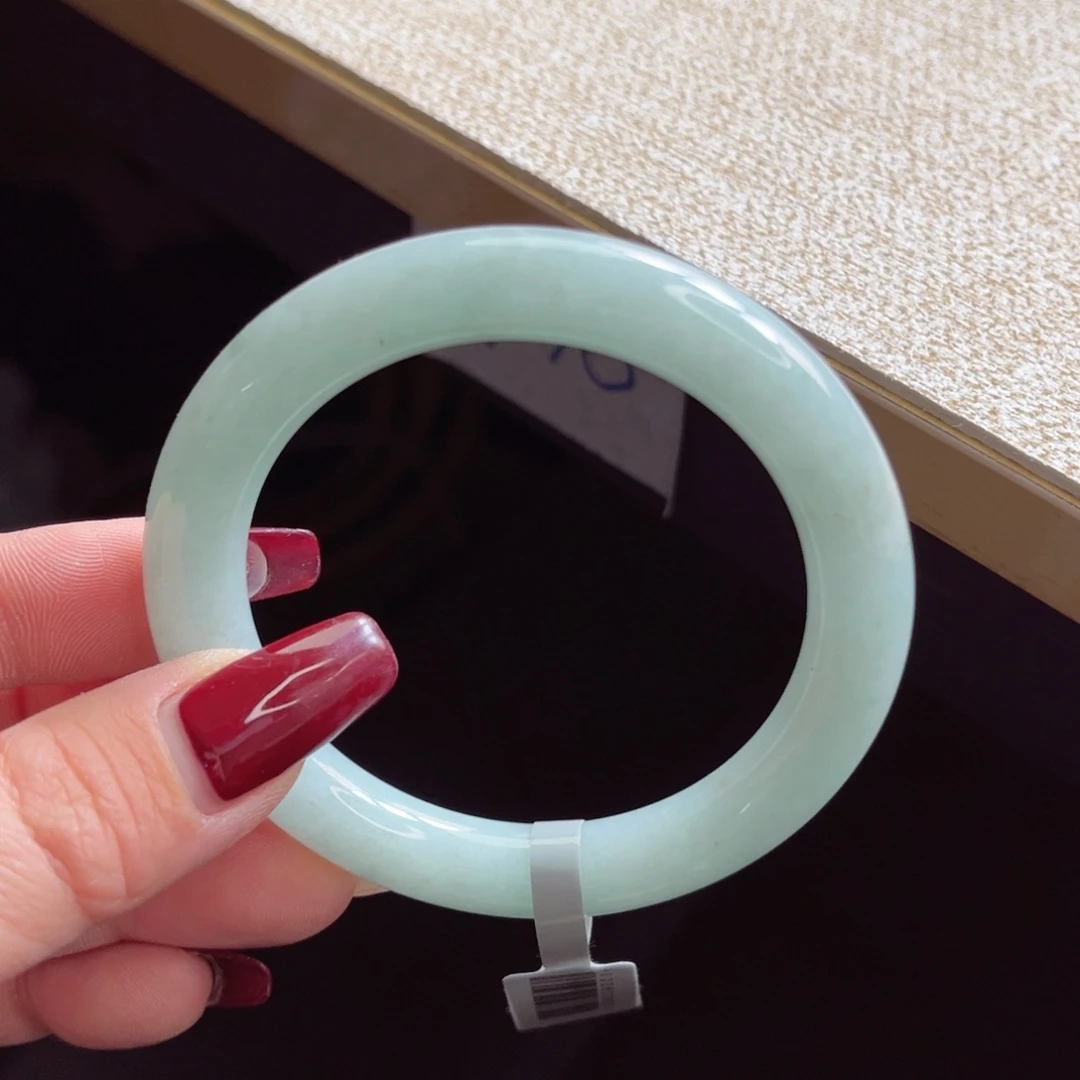 翡翠手镯未镶嵌手镯