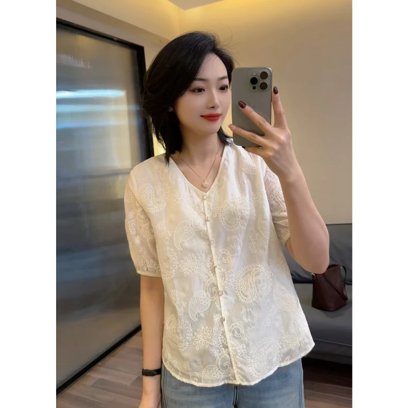 法式绣花刺绣衬衫夏季设计感V领宽松百搭短袖蕾丝衫显瘦上衣25080