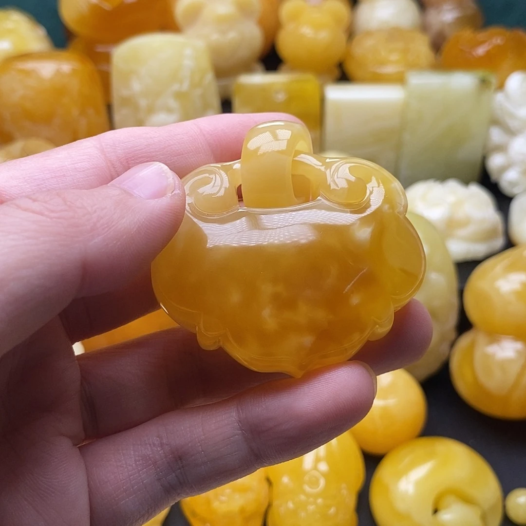 琥珀颈饰未镶嵌琥珀蜜蜡吊坠