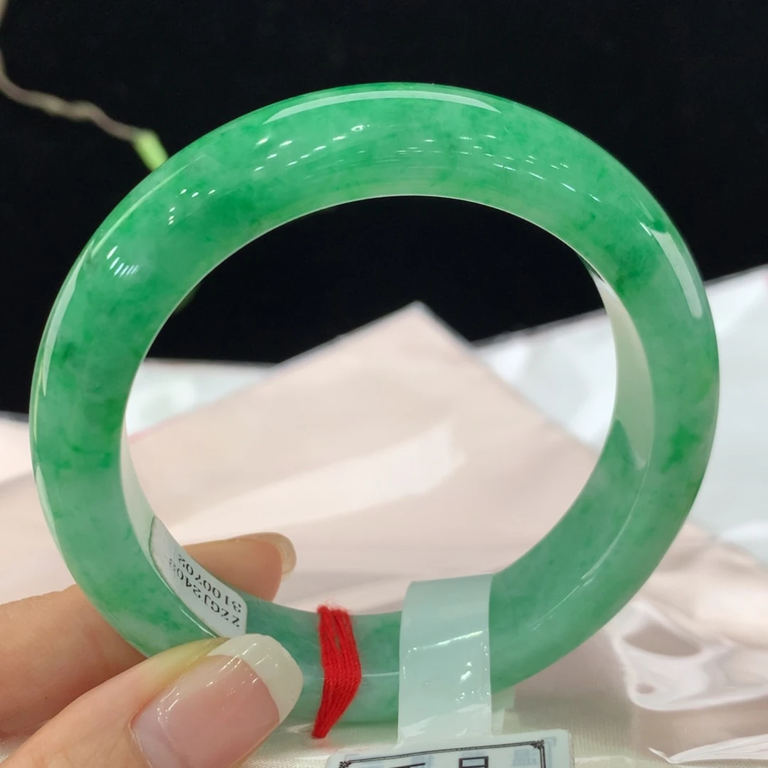 翡翠手镯未镶嵌微瑕0702