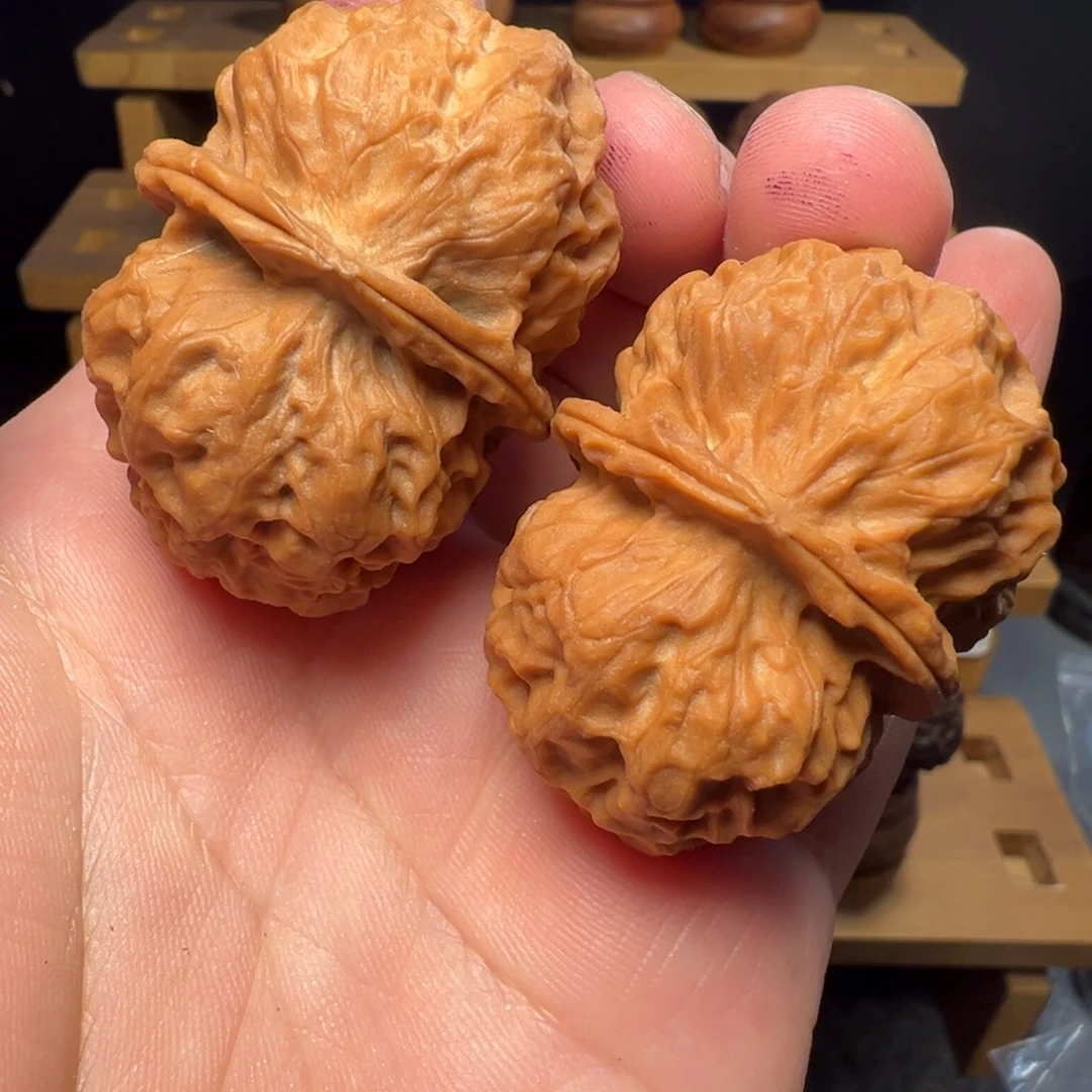 文玩核桃吊坠白泽45mm