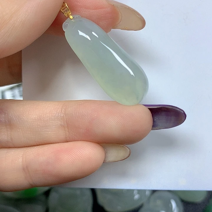 翡翠18K金镶嵌颈饰挂件