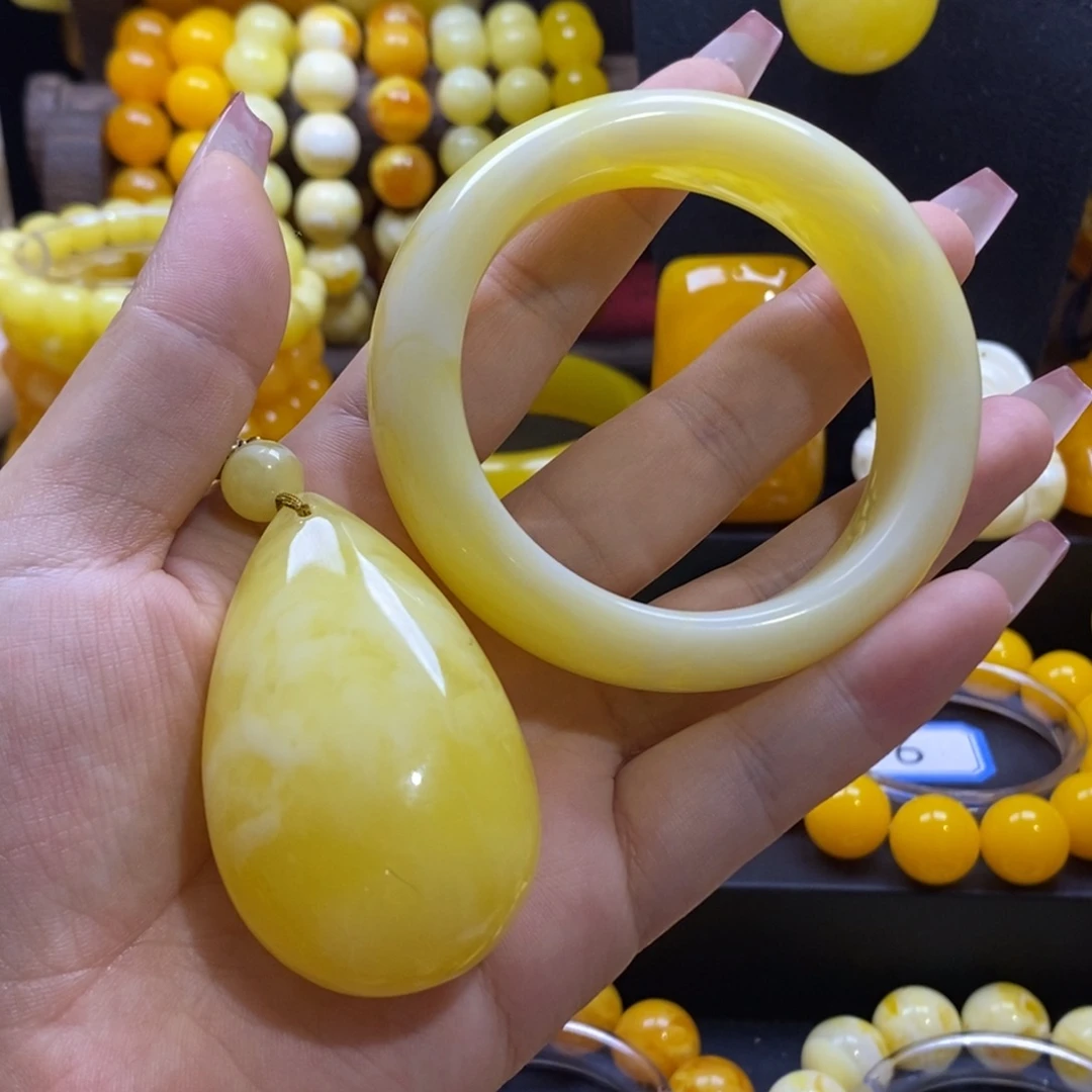 一***界非金属百花手镯加中号水滴