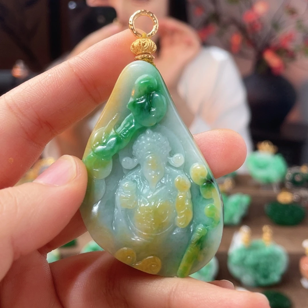 翡翠未镶嵌吊坠(赠链)