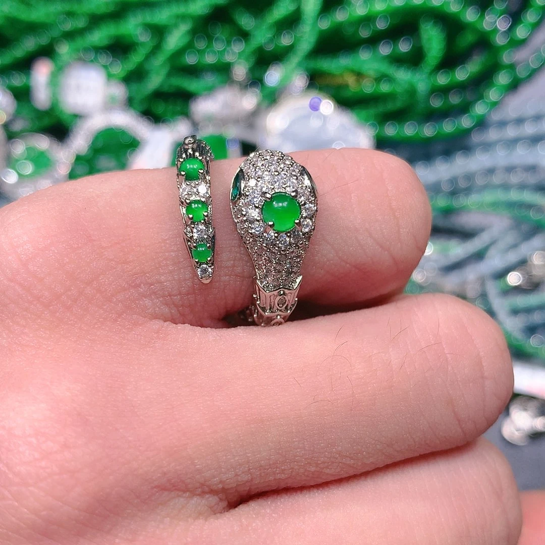 翡翠吊坠(赠链)未镶嵌天然